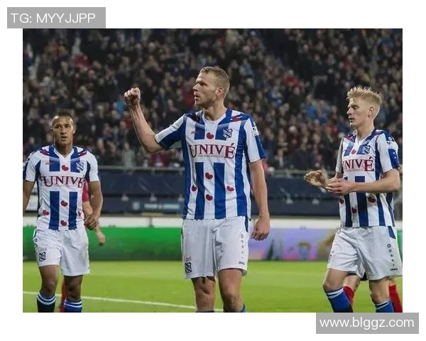 费耶诺德主场迎战海牙期待精彩对决双方争夺关键三分的激烈战役